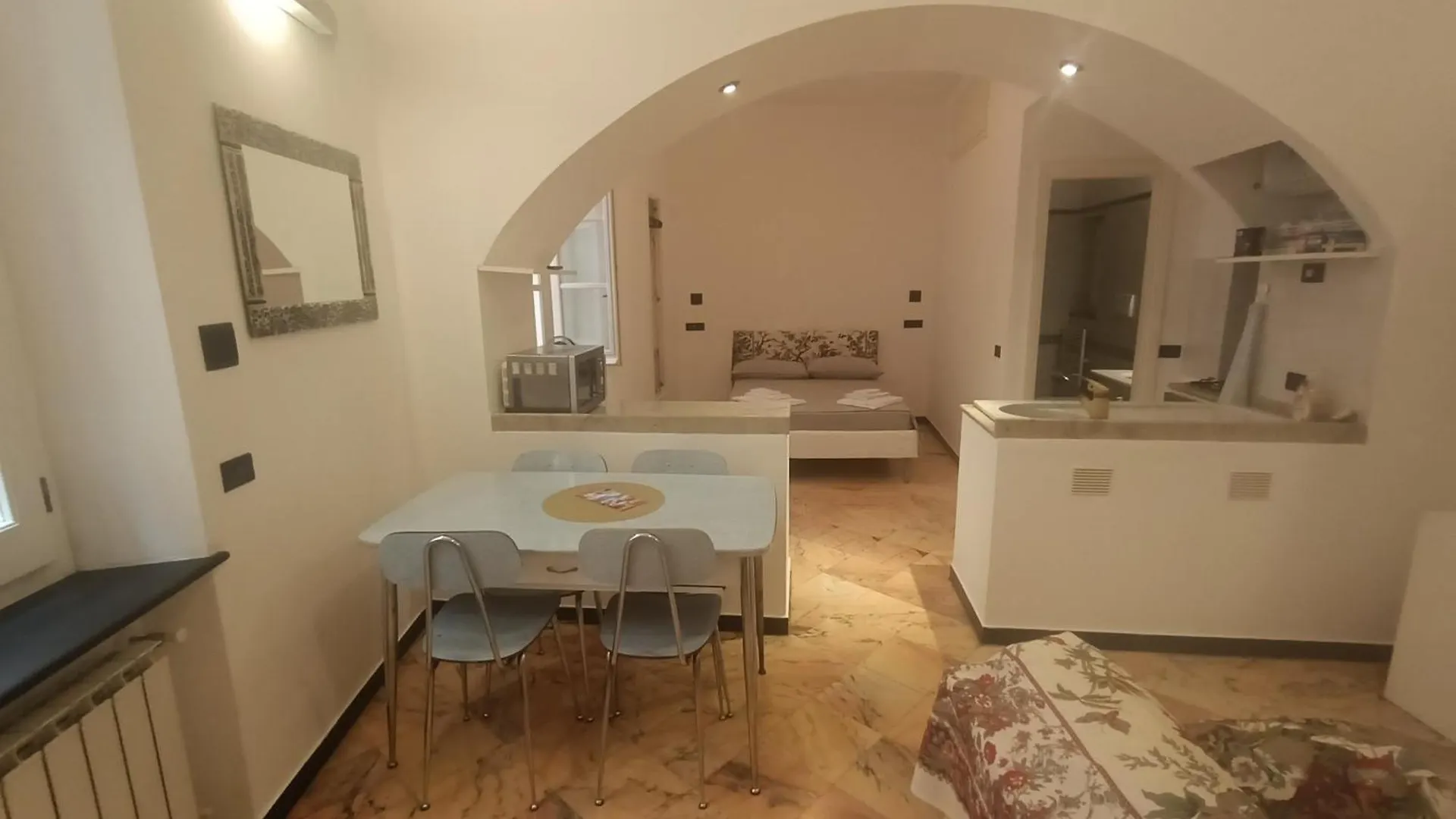 Porta Soprana Lodge Genoa 0*,  Italy